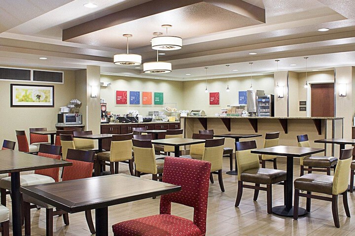Comfort Suites Minot South
