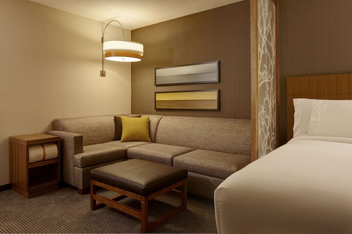 Room 21 of 38