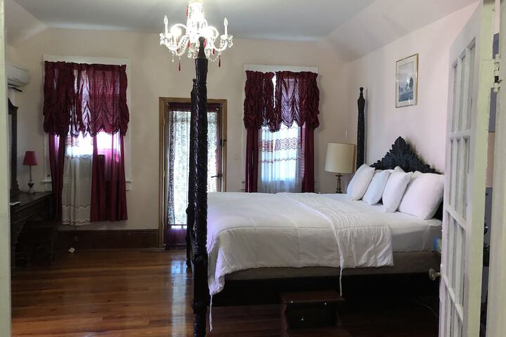 Room 46 of 79
