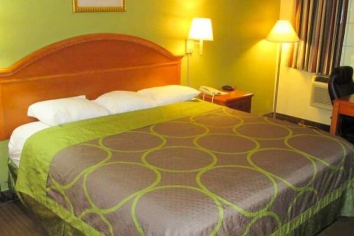 Room 28 of 31