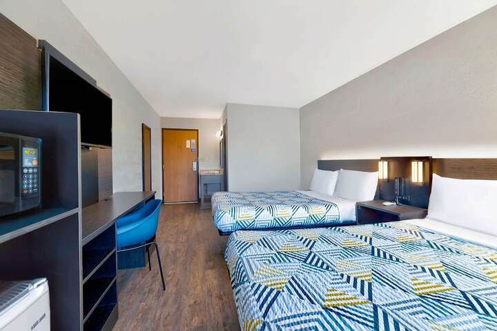 Room 9 of 27