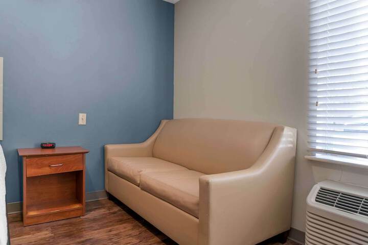 Room 21 of 28