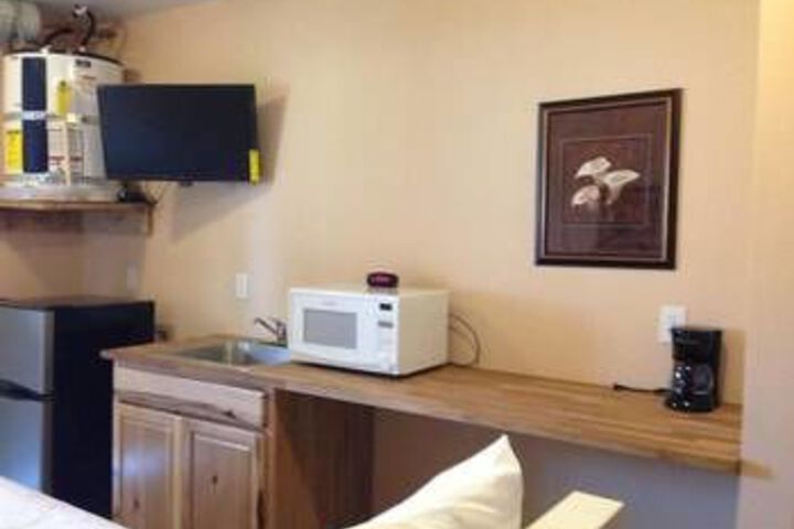 Orca Inn Suites