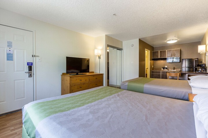 Room 17 of 24