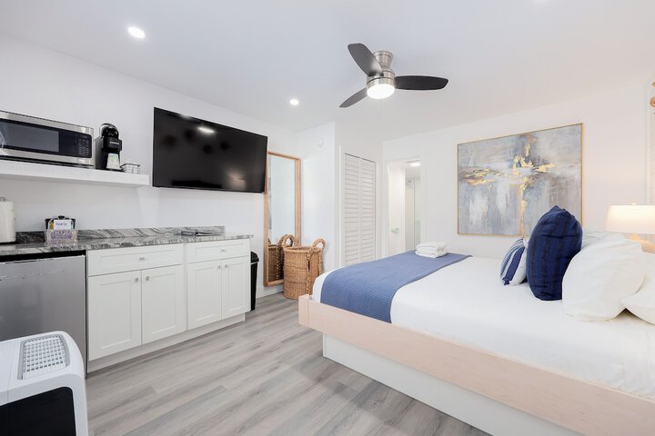 Siesta Key Beach Resort and Suites