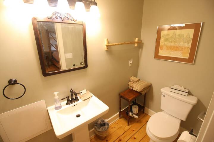 Room 41 of 165