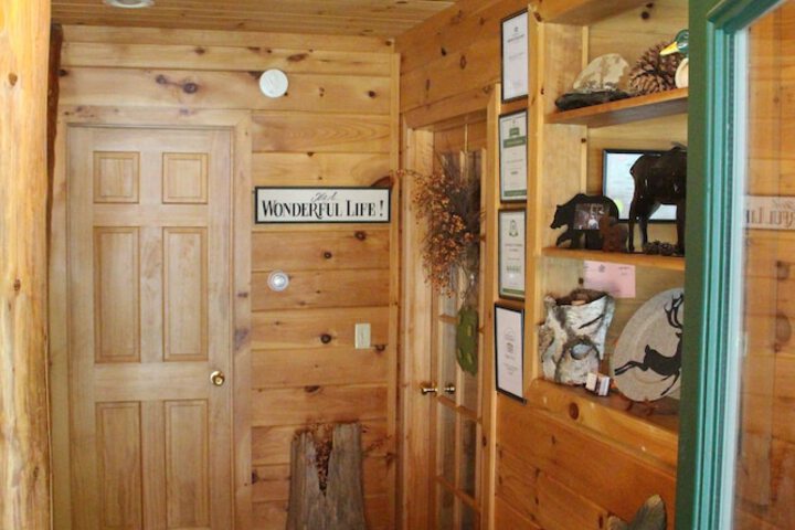 Kiwassa Lake Bed & Breakfast