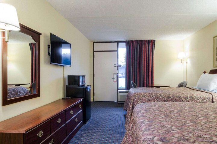 Room 15 of 18