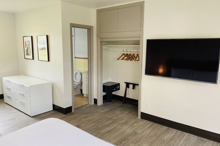 Room 76 of 81