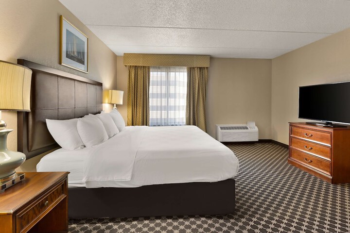 Room 7 of 30