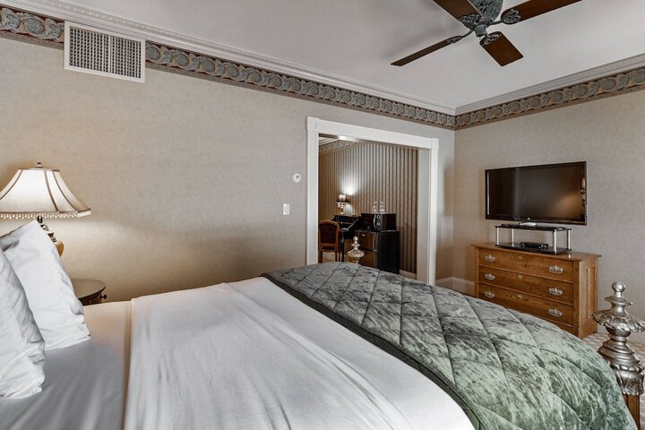 Room 89 of 128