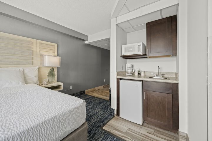 Room 33 of 64