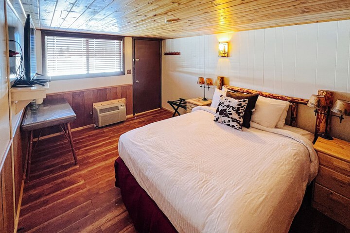 River Lodge