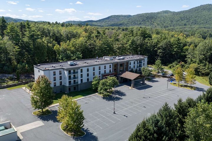 Hampton Inn & Suites Lake George