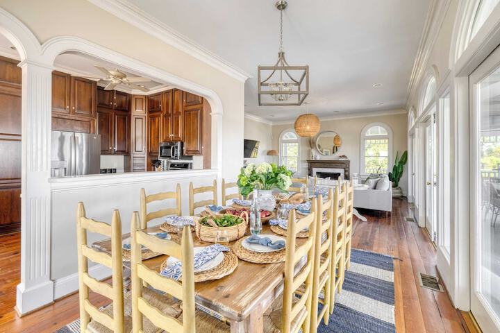 Haven by Avantstay Luxury Beachfront Home w / Pool & Gorgeous Patios