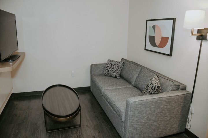 Room 48 of 67