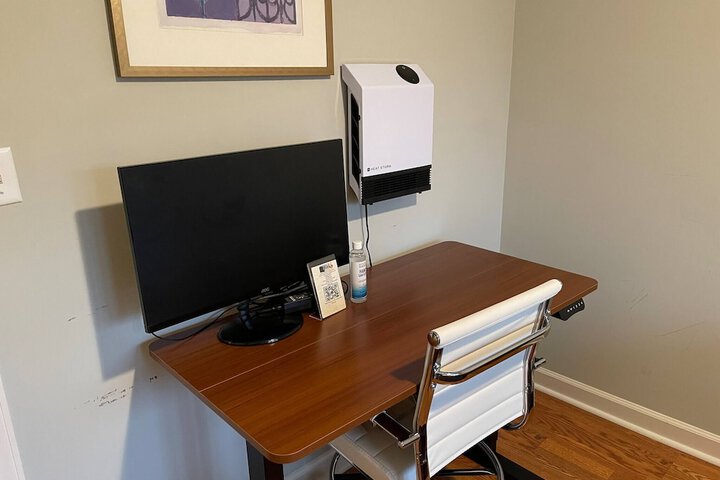Feel Cozy at Home in Cio a Clean Bright Welcoming Private Updated Room