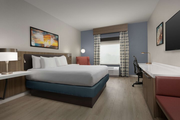 Room 16 of 34