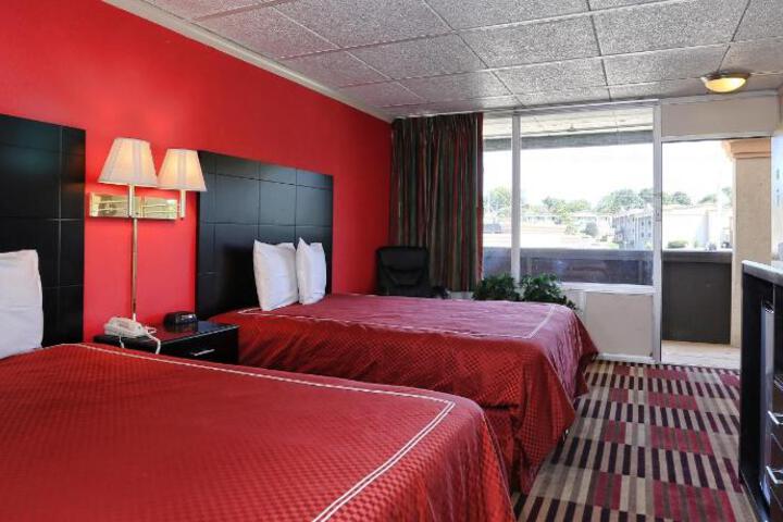 Rodeway Inn University