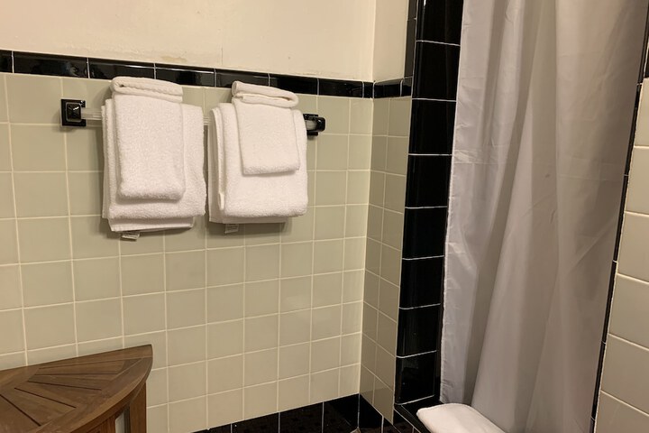 Room 159 of 231