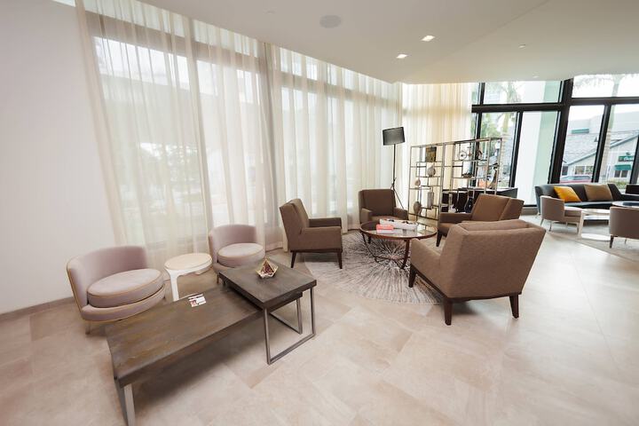 Art Ovation Hotel Autograph Collection