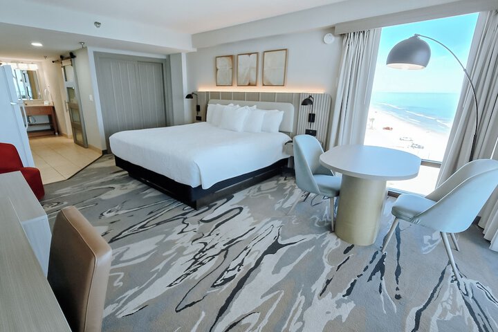 Nautilus Inn
