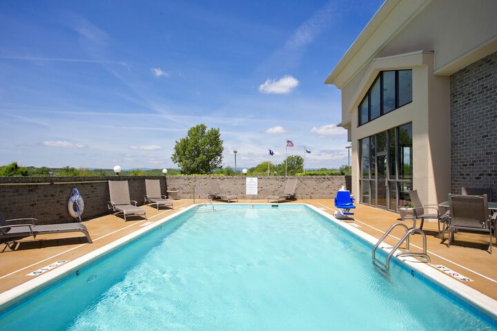 Pool 5 of 24