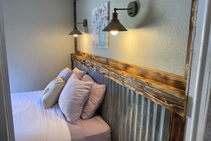 Room 43 of 146