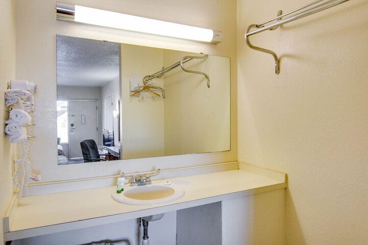 Room 16 of 29