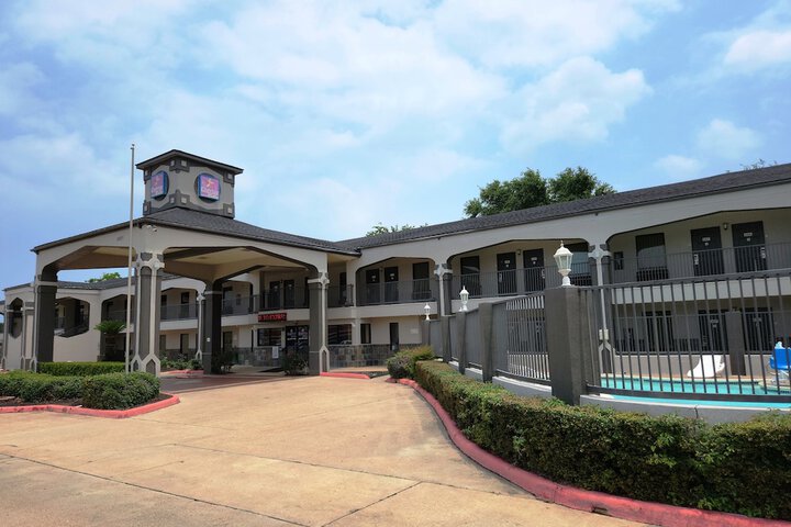 Hotel 2 of 35