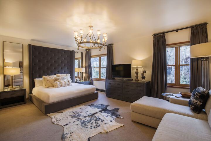 Element 52 Auberge Collection