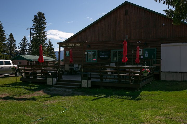 Sportsmans Lodge