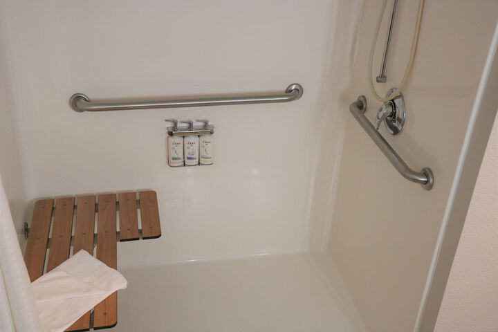 Room 28 of 145