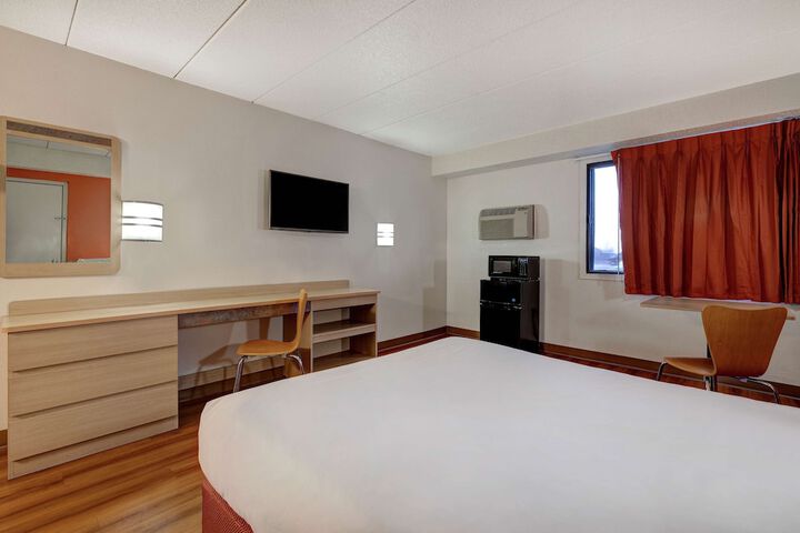 Room 14 of 25