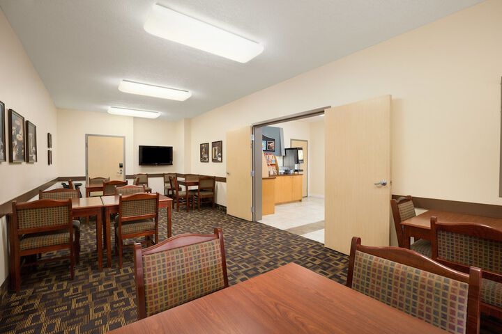 Days Inn by Wyndham Dawson Creek