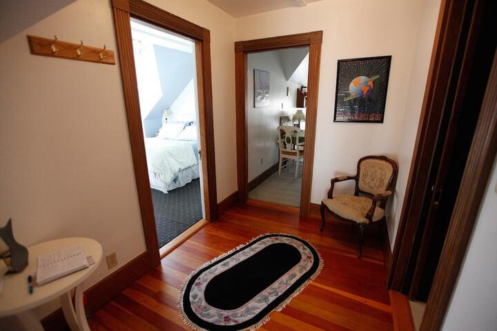 Room 12 of 25