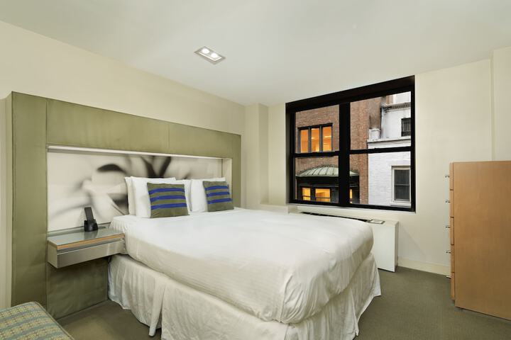 Room 11 of 40