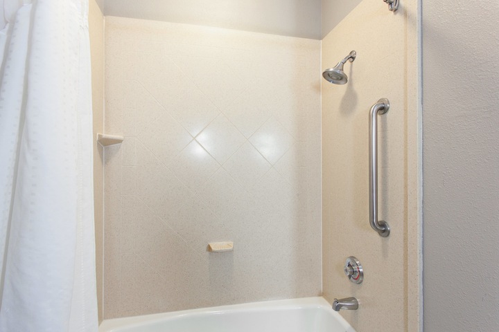Room 14 of 28