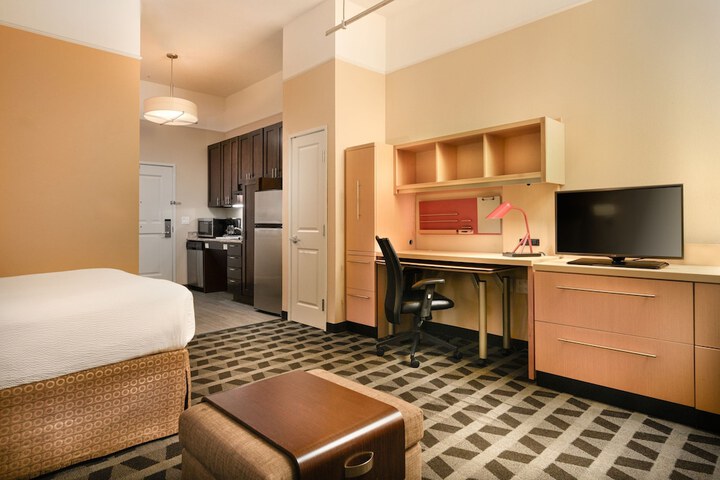 Room 16 of 27