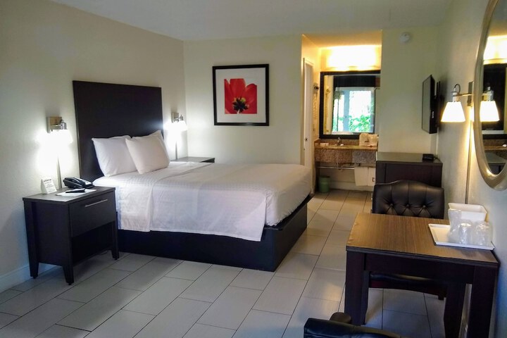 Room 18 of 36