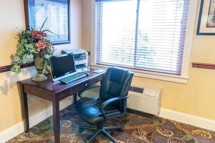 Business Center 27 of 27