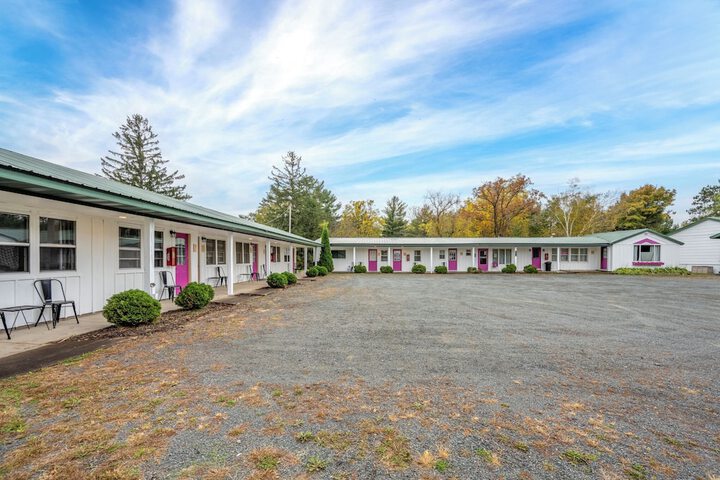 Lumberjill Lodge