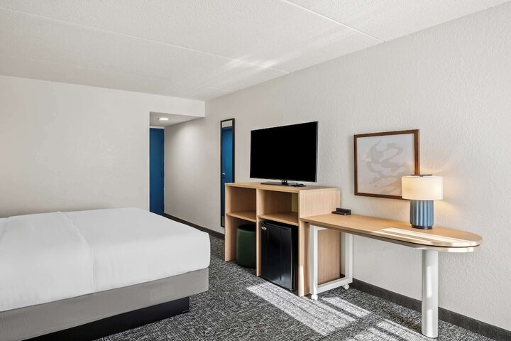 Spark by Hilton Stevensville