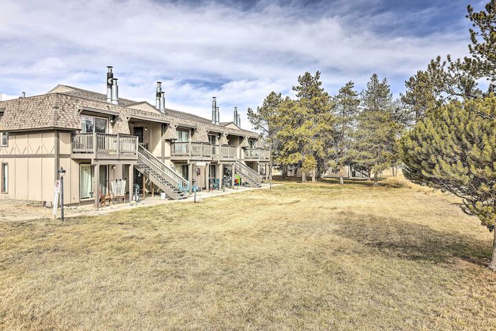 Condo w / Balcony & Views - Steps to Ski Shuttle!