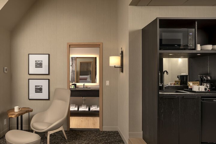 Room 50 of 78