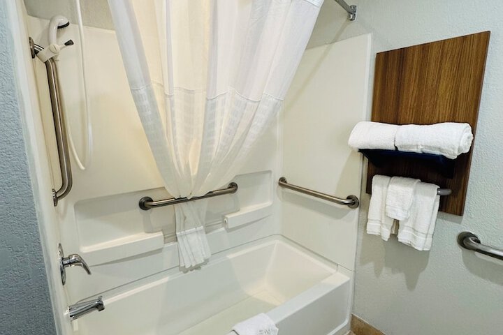Room 21 of 53