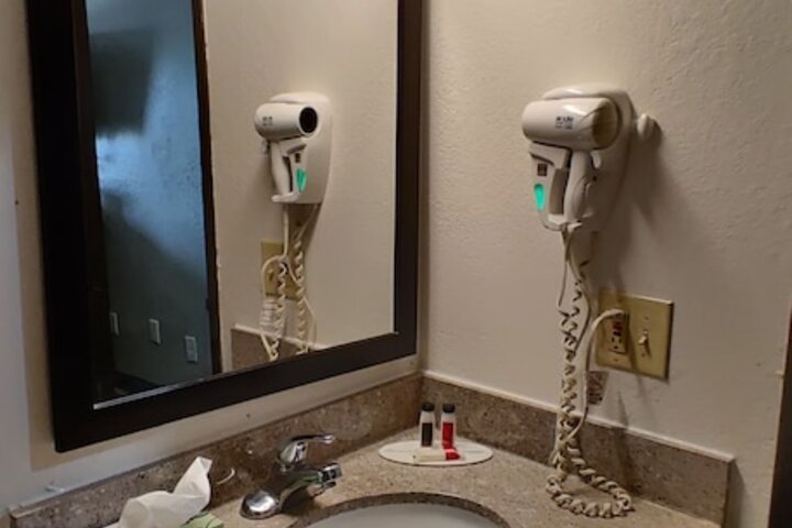 Room 35 of 37