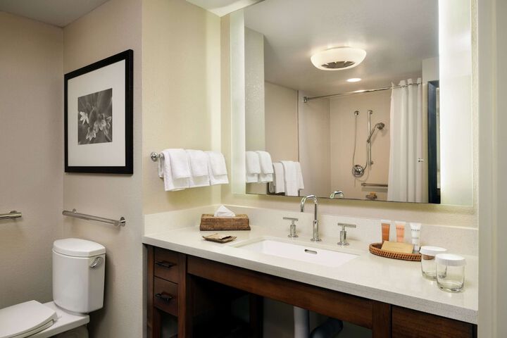 Room 127 of 405