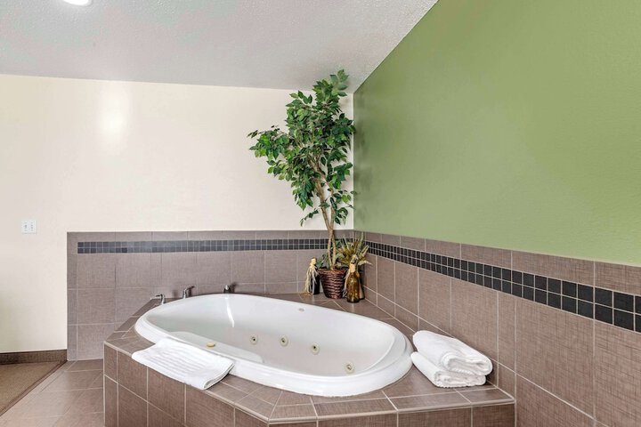 Sleep Inn & Suites Charles City