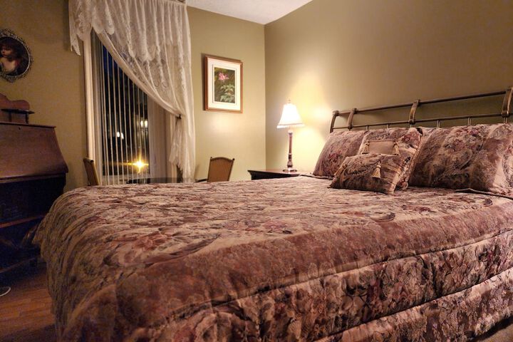 Room 27 of 39